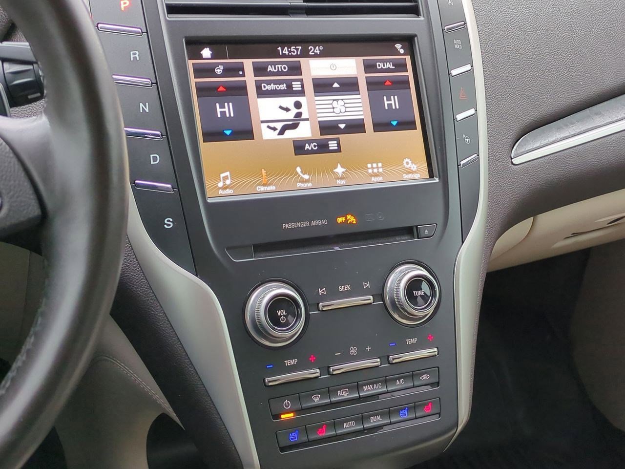 Thumbnail: 2017 Lincoln MKC - 29