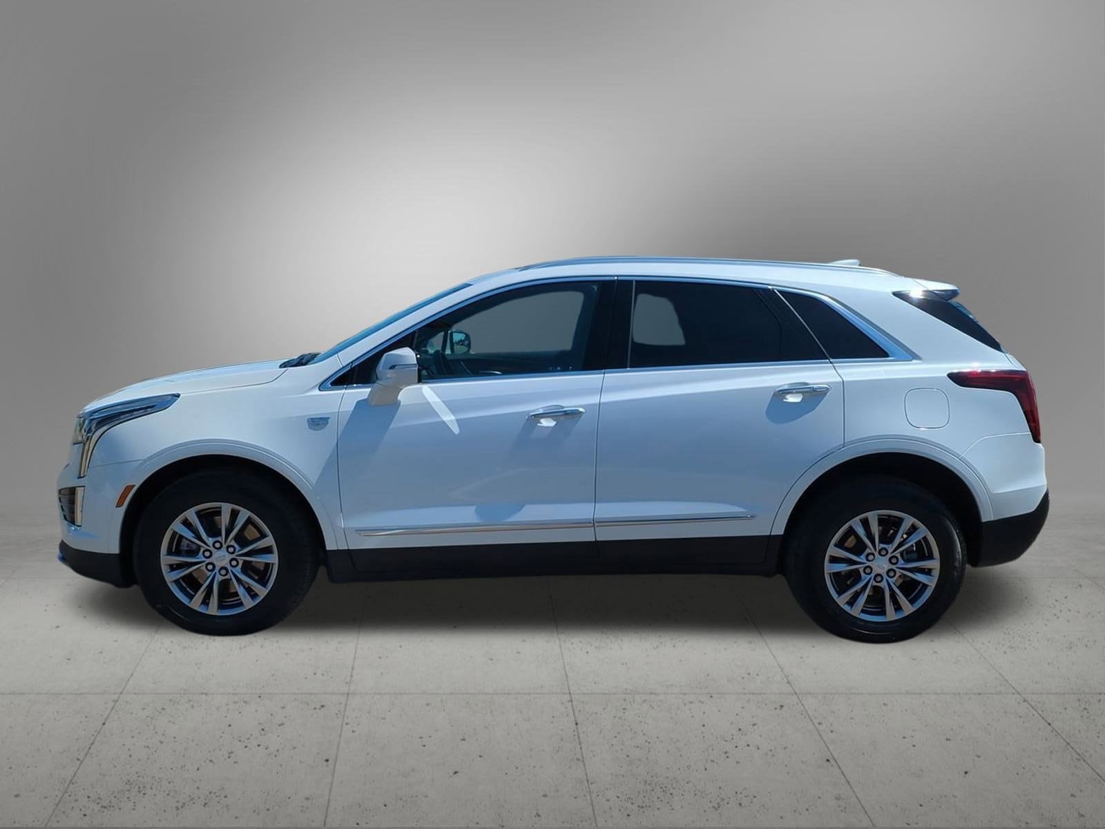 Thumbnail: 2023 Cadillac XT5 - 3