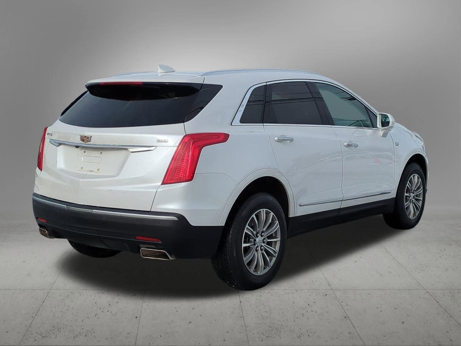 Thumbnail: 2018 Cadillac XT5 - 6