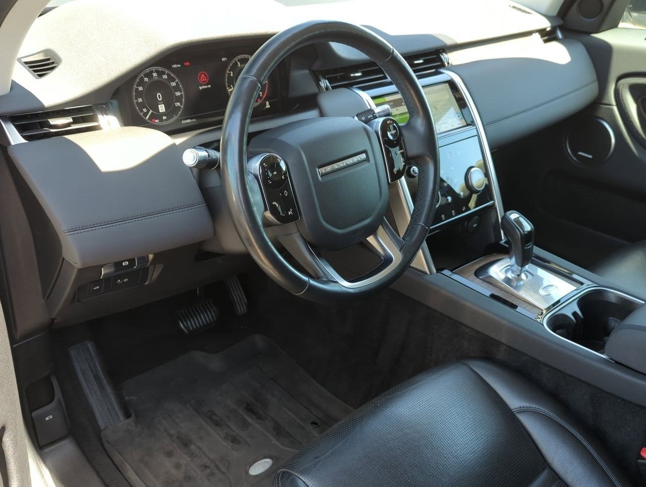 Thumbnail: 2020 Land Rover Discovery Sport - 2
