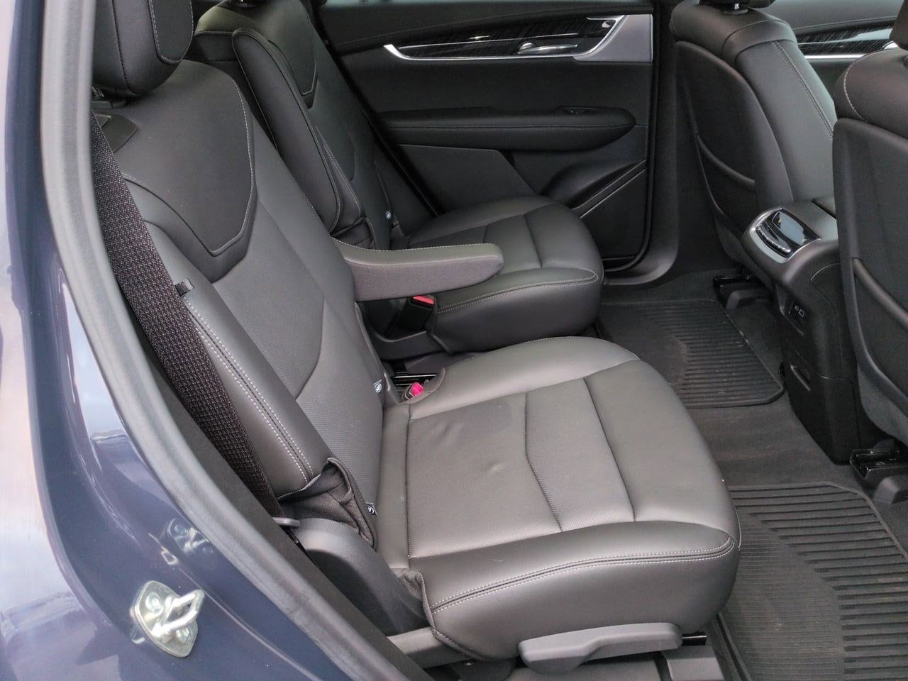 Thumbnail: 2025 Cadillac XT6 - 21