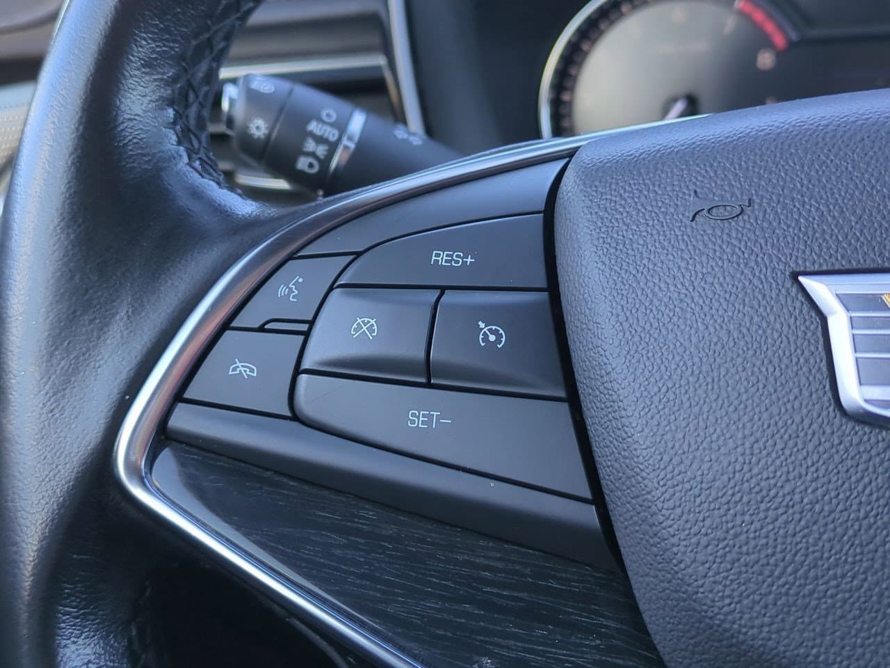 Thumbnail: 2023 Cadillac XT5 - 25