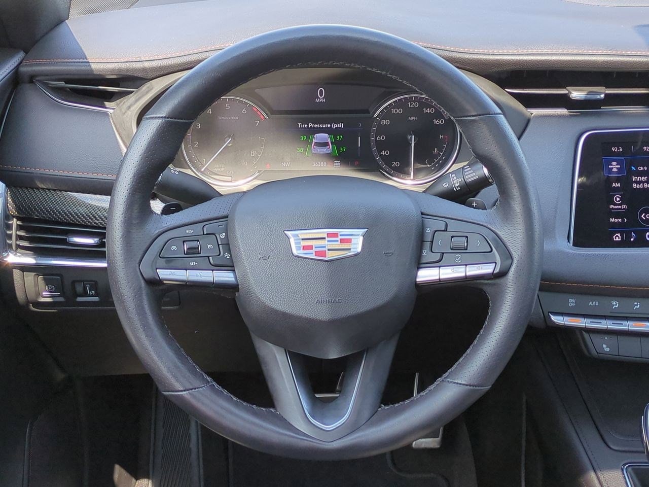 Thumbnail: 2022 Cadillac XT4 - 22