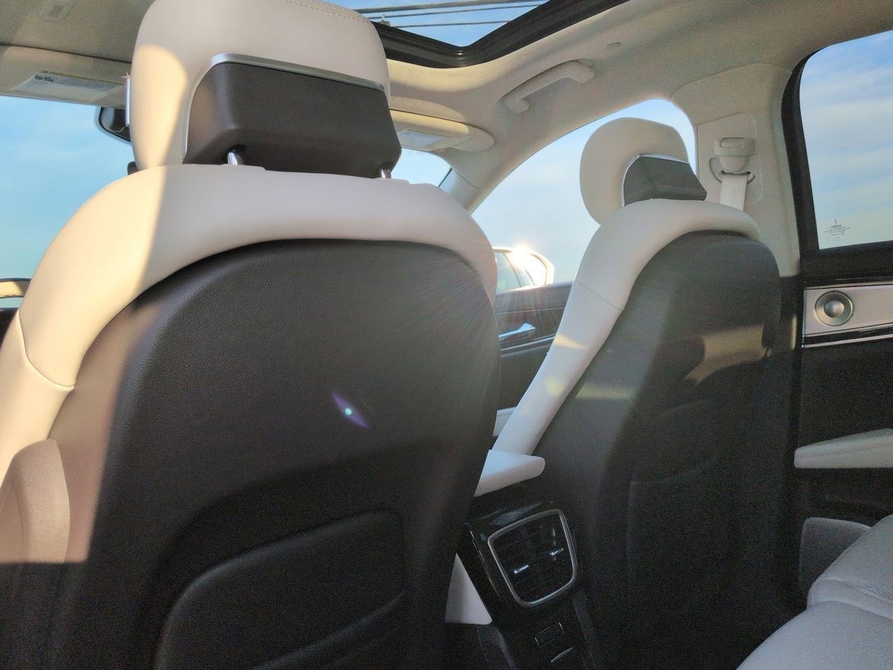 Thumbnail: 2023 Lincoln Nautilus - 18