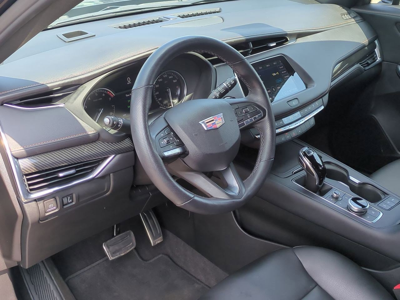 Thumbnail: 2022 Cadillac XT4 - 2