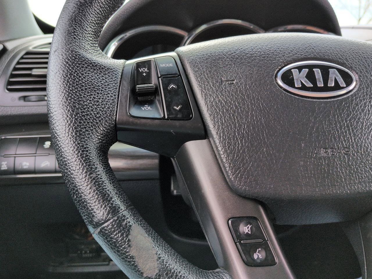 Thumbnail: 2013 Kia Sorento - 25