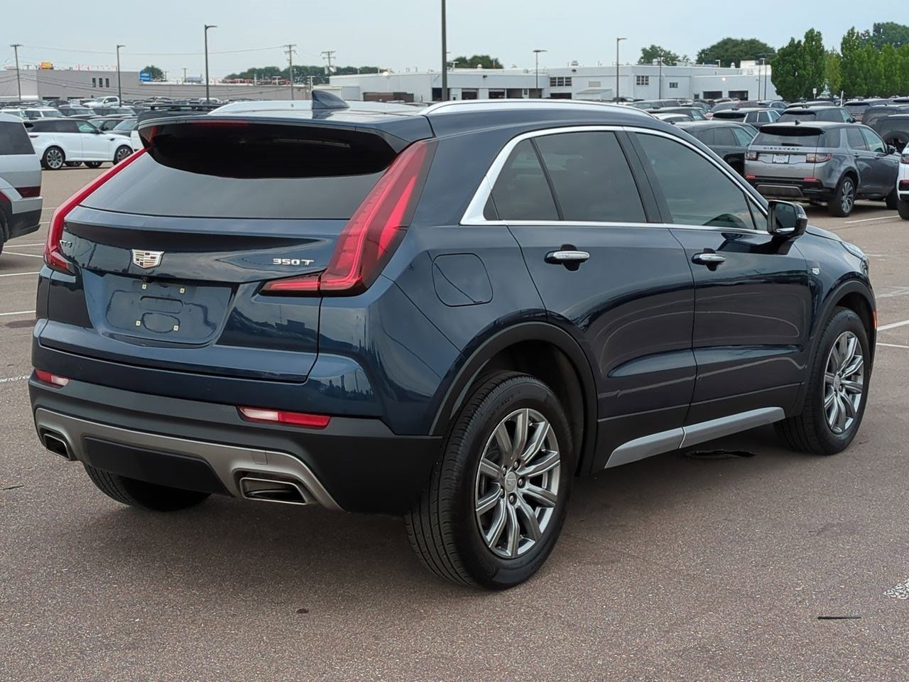Thumbnail: 2021 Cadillac XT4 - 6