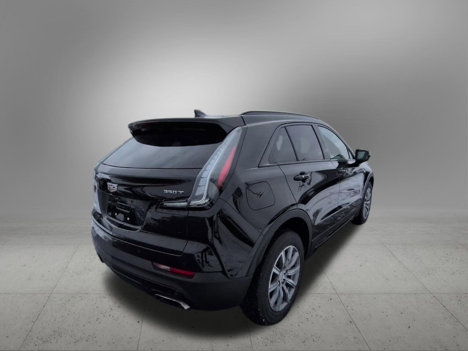 Thumbnail: 2023 Cadillac XT4 - 6