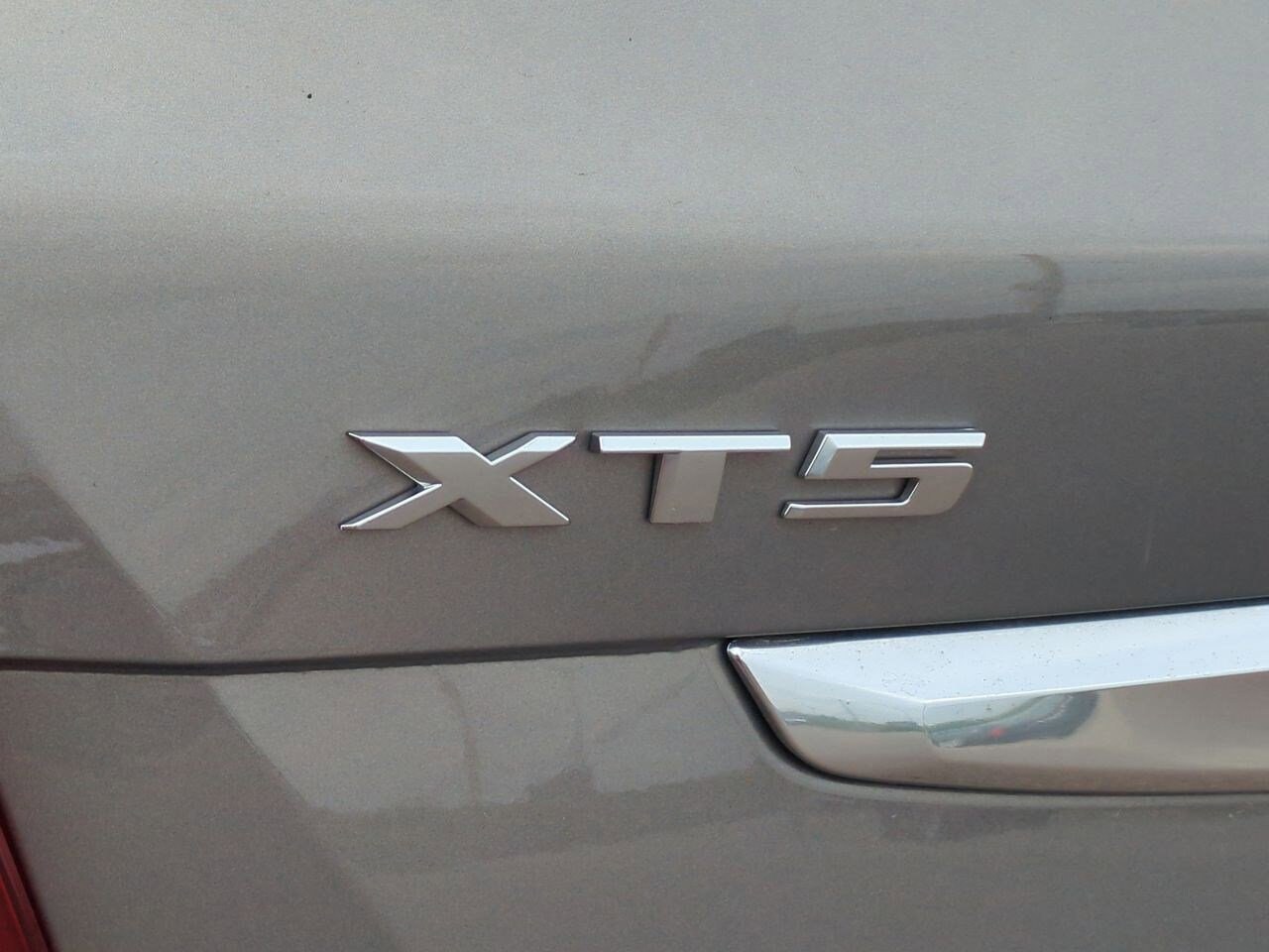 Thumbnail: 2022 Cadillac XT5 - 12