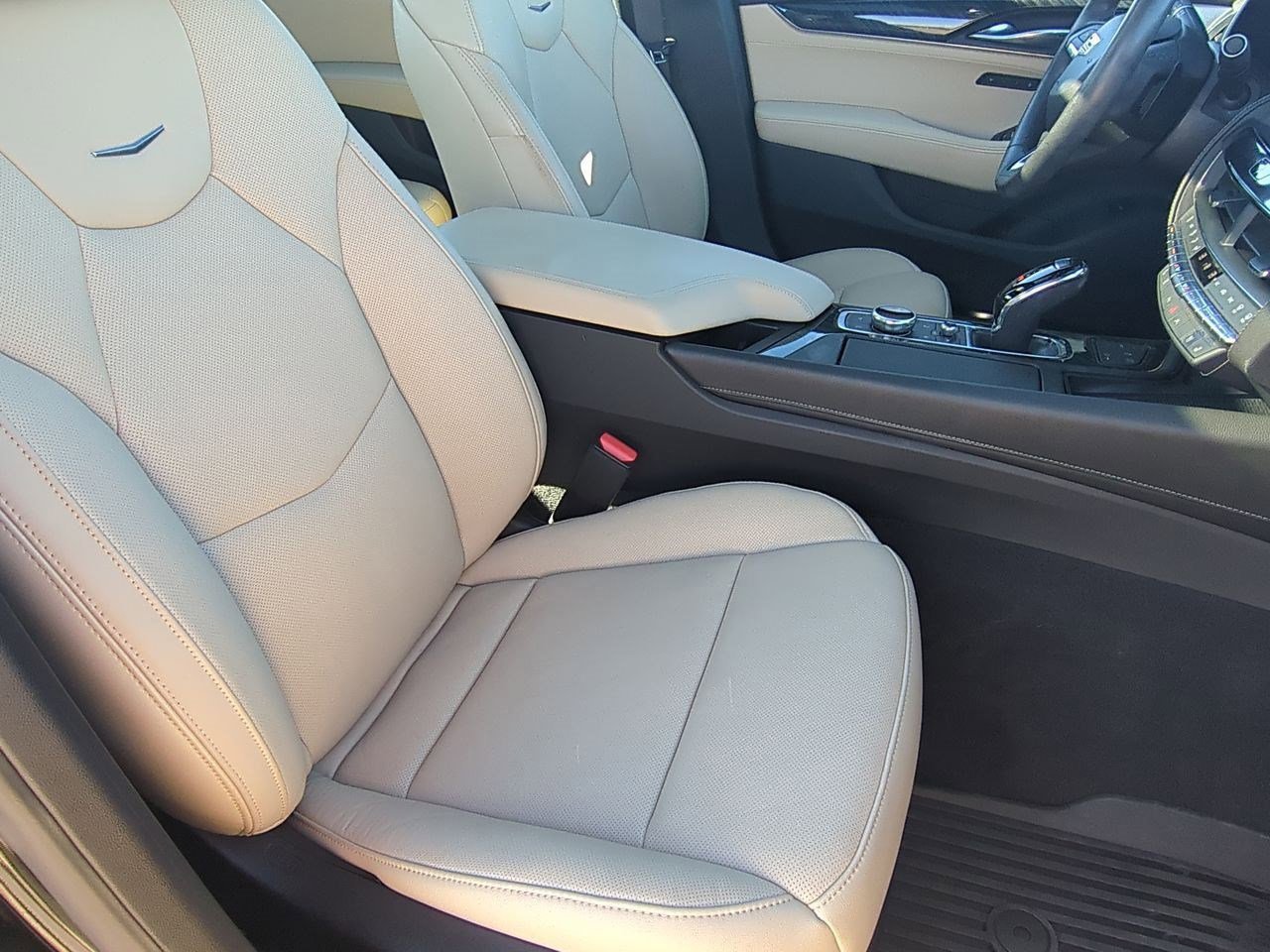 Thumbnail: 2023 Cadillac CT5 - 23