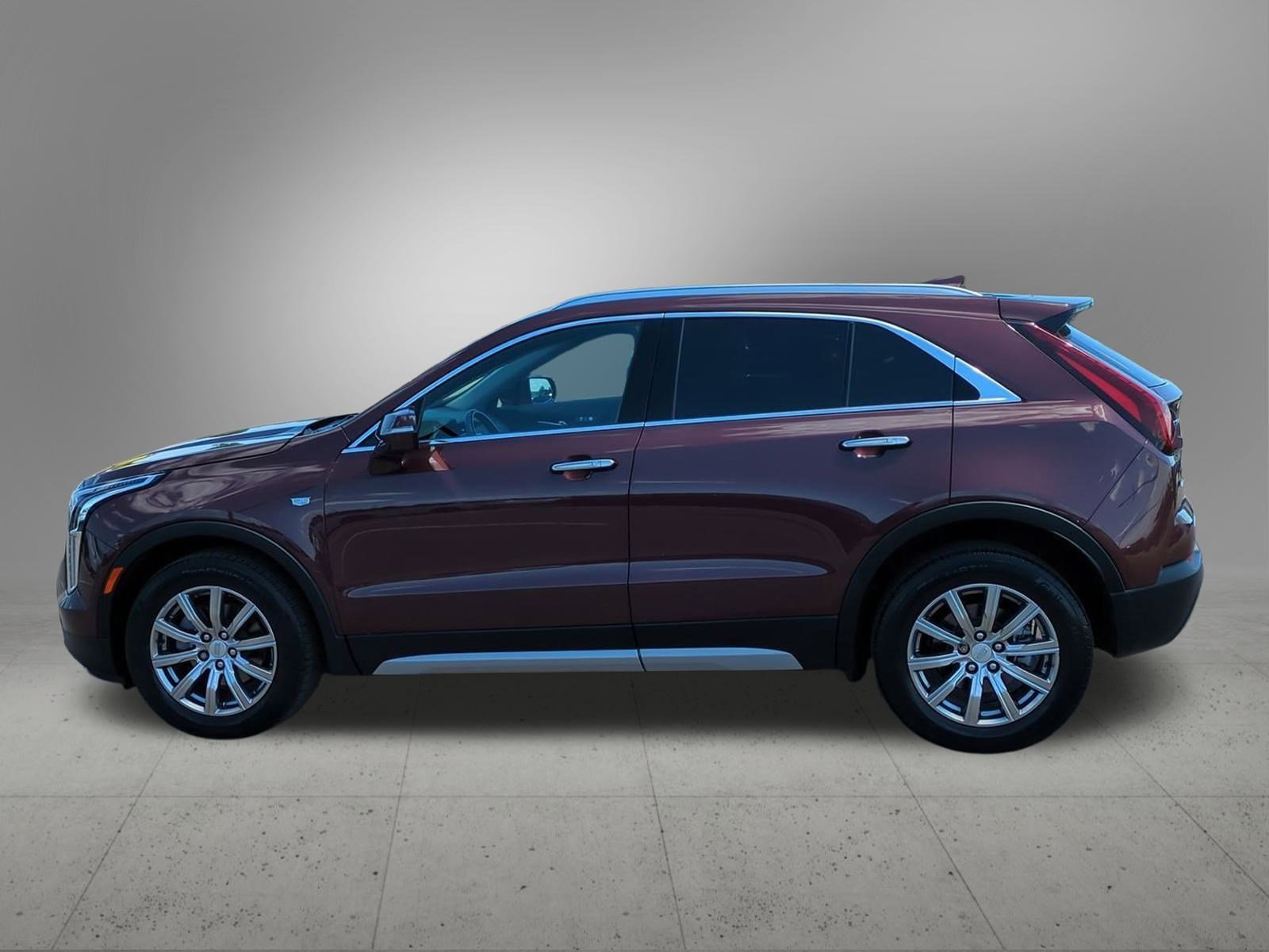 Thumbnail: 2022 Cadillac XT4 - 3