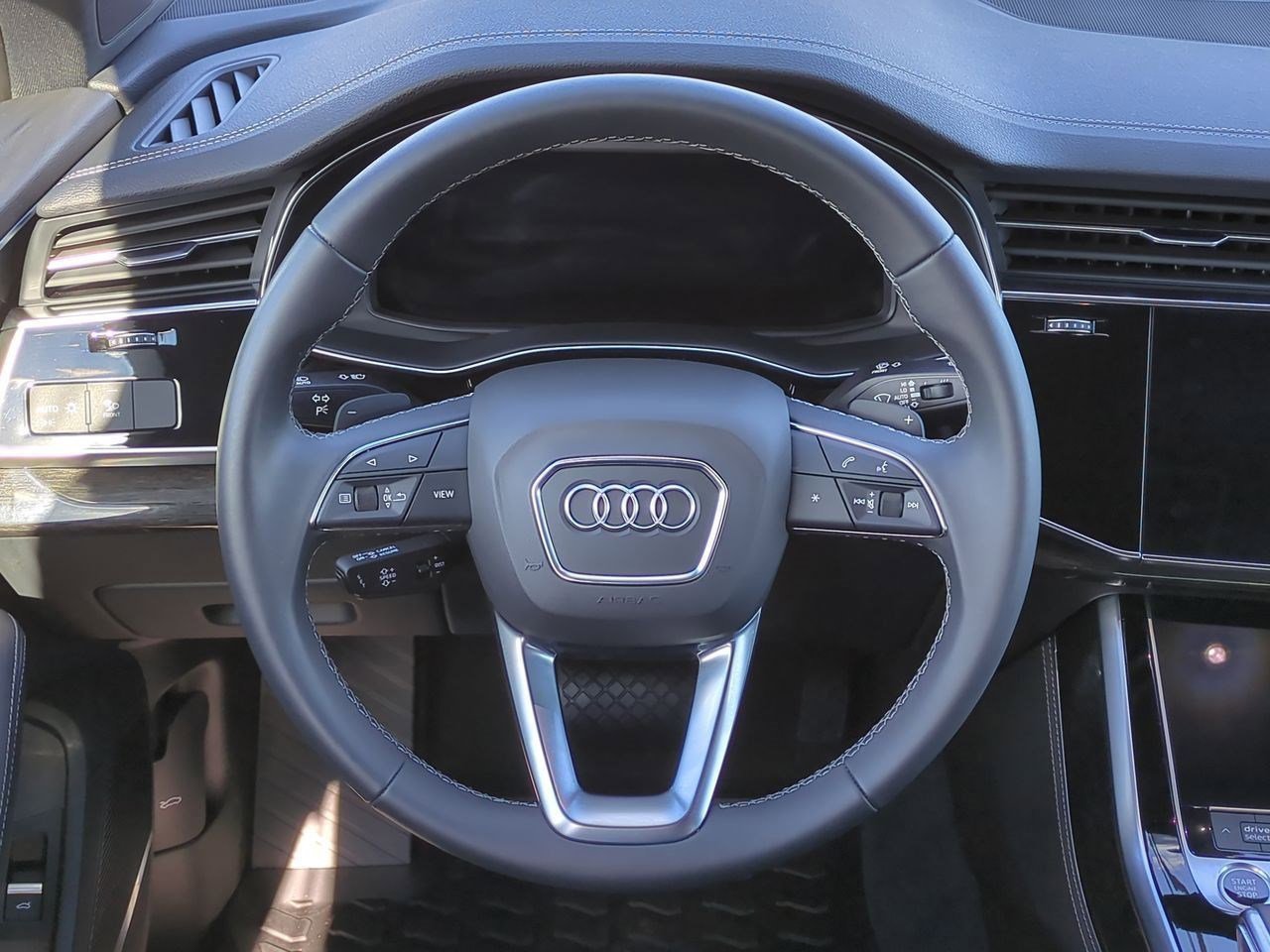 Thumbnail: 2025 Audi Q7 - 22