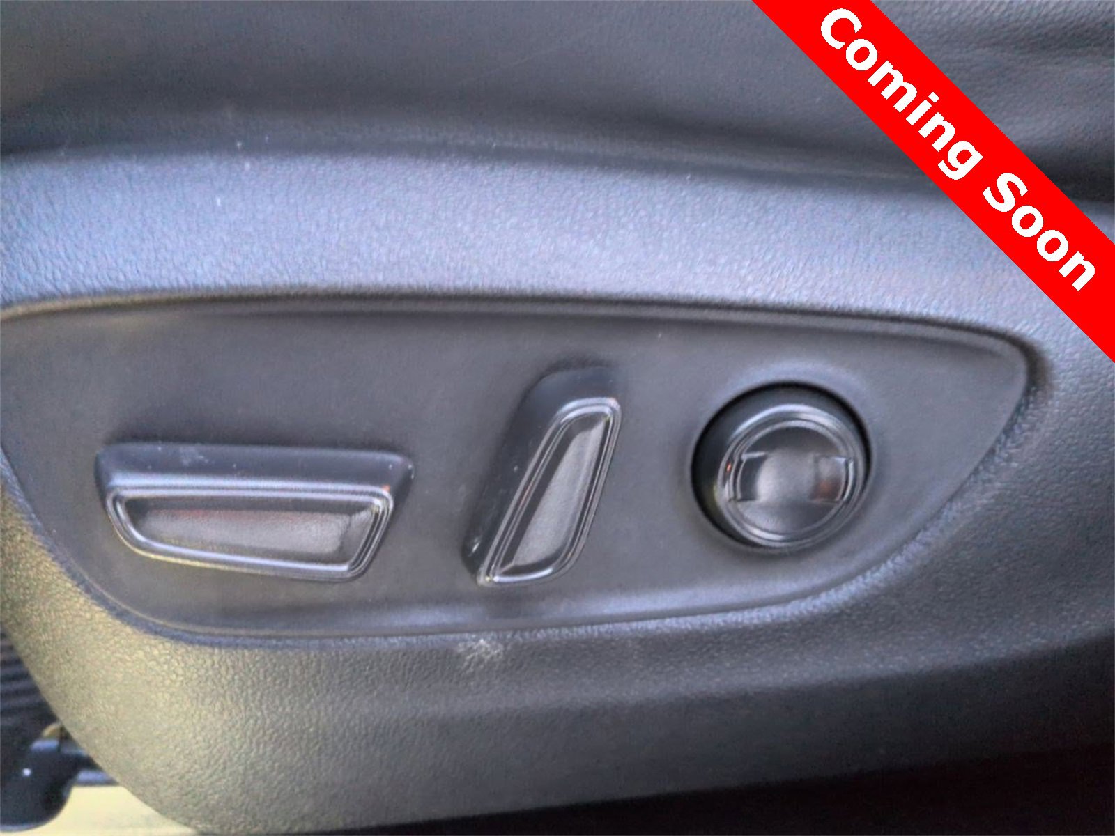 Thumbnail: 2023 Toyota Highlander - 16