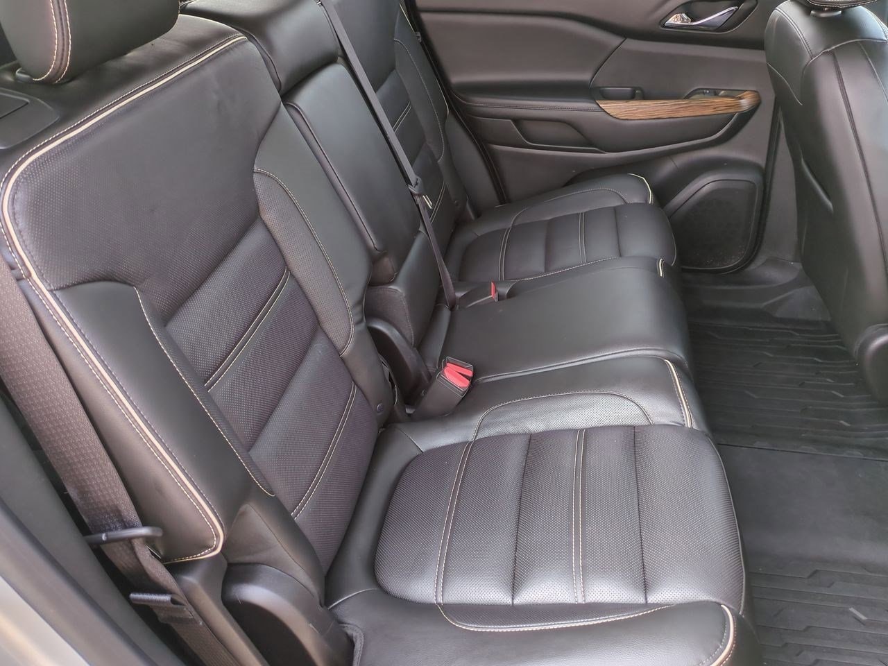 Thumbnail: 2017 GMC Acadia - 19