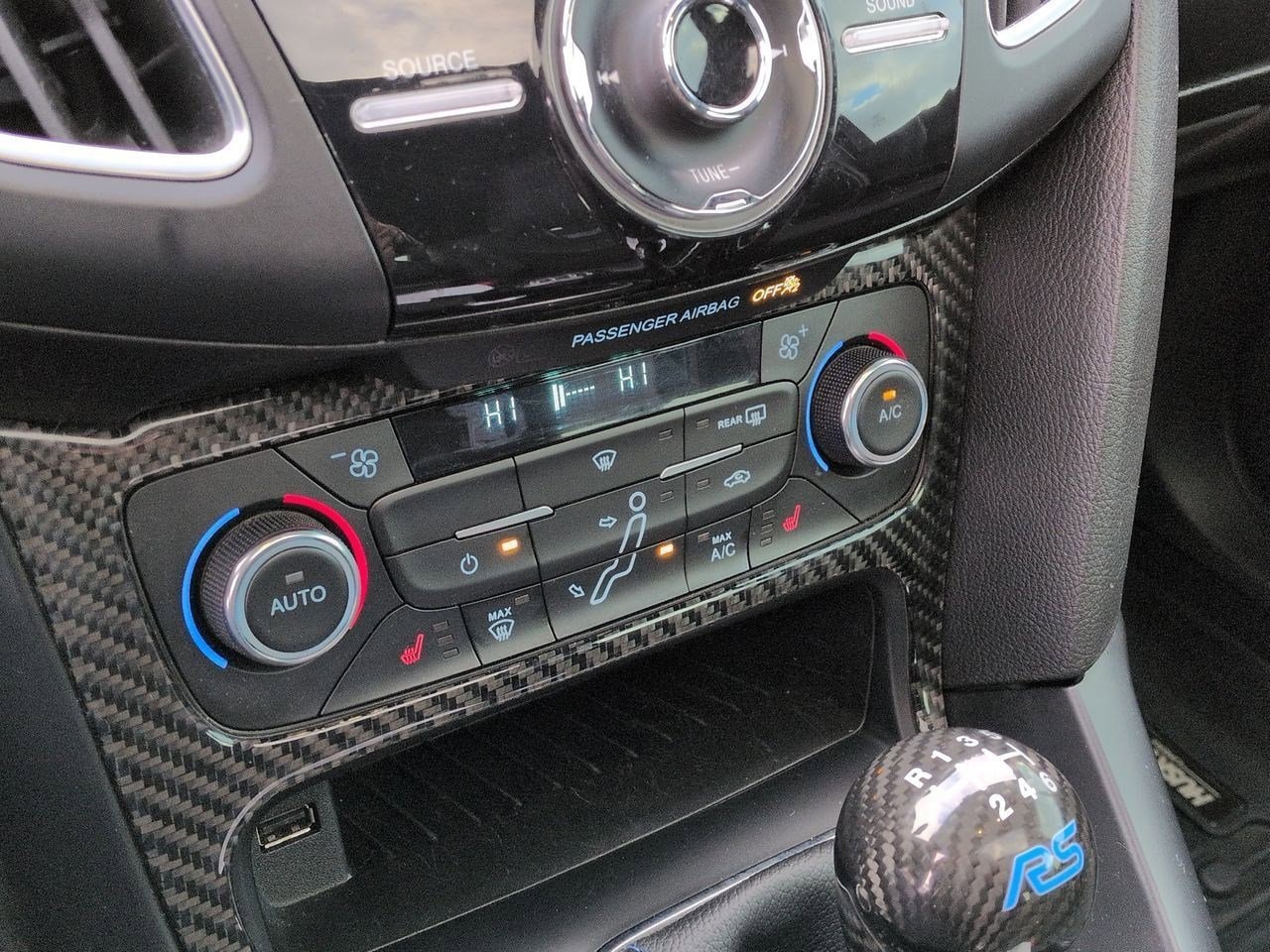 Thumbnail: 2017 Ford Focus - 28