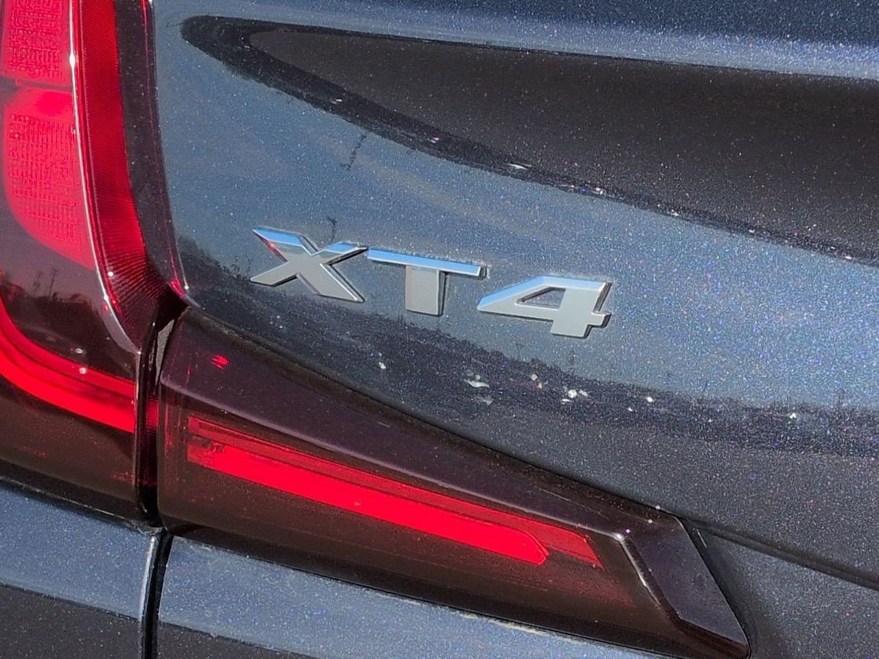 Thumbnail: 2023 Cadillac XT4 - 12