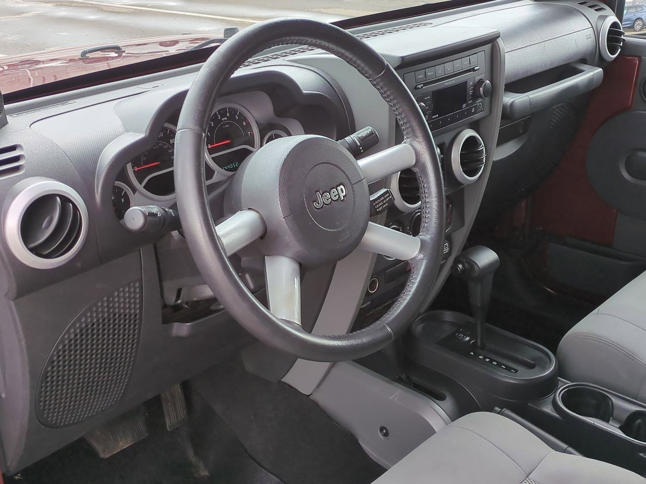2009 Jeep Wrangler Unlimited Sahara photo 2