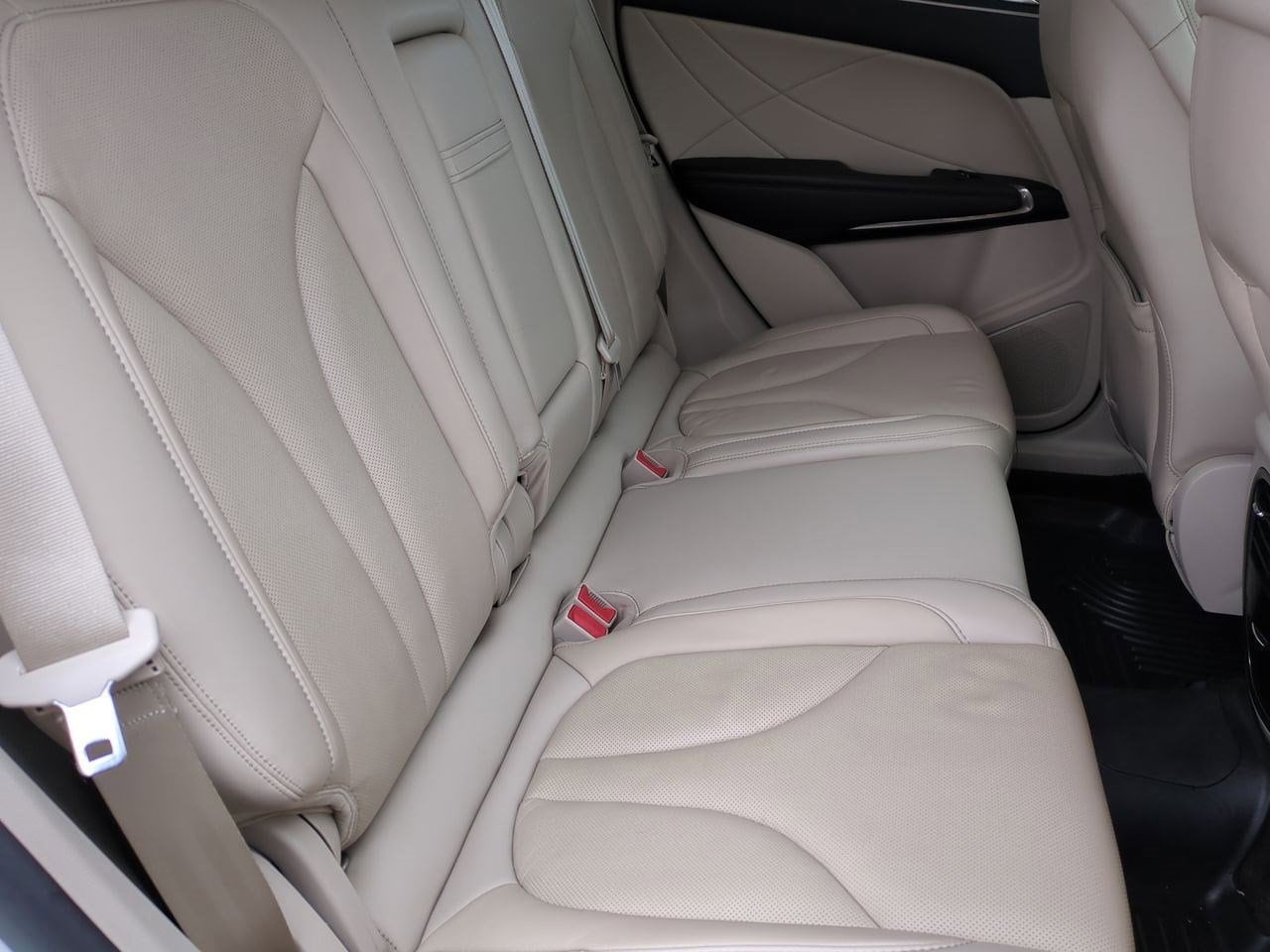 Thumbnail: 2017 Lincoln MKC - 21