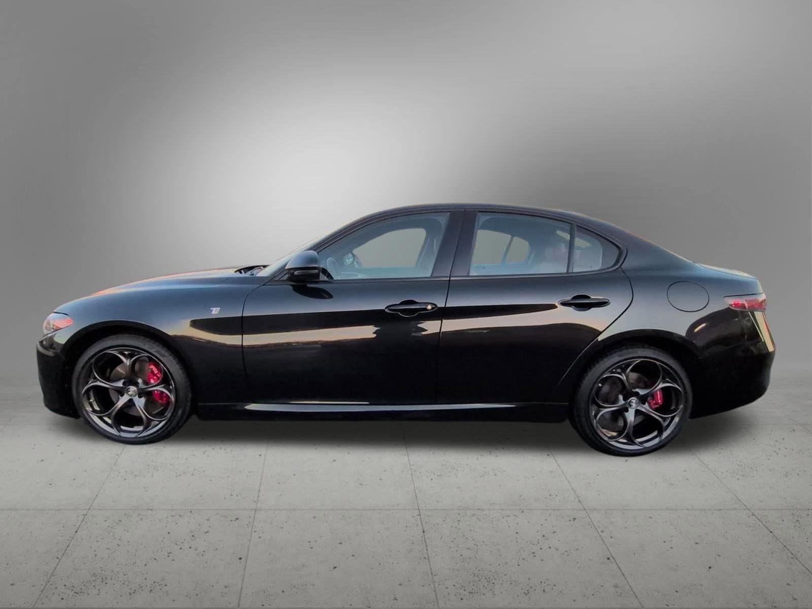 Thumbnail: 2024 Alfa Romeo Giulia - 3