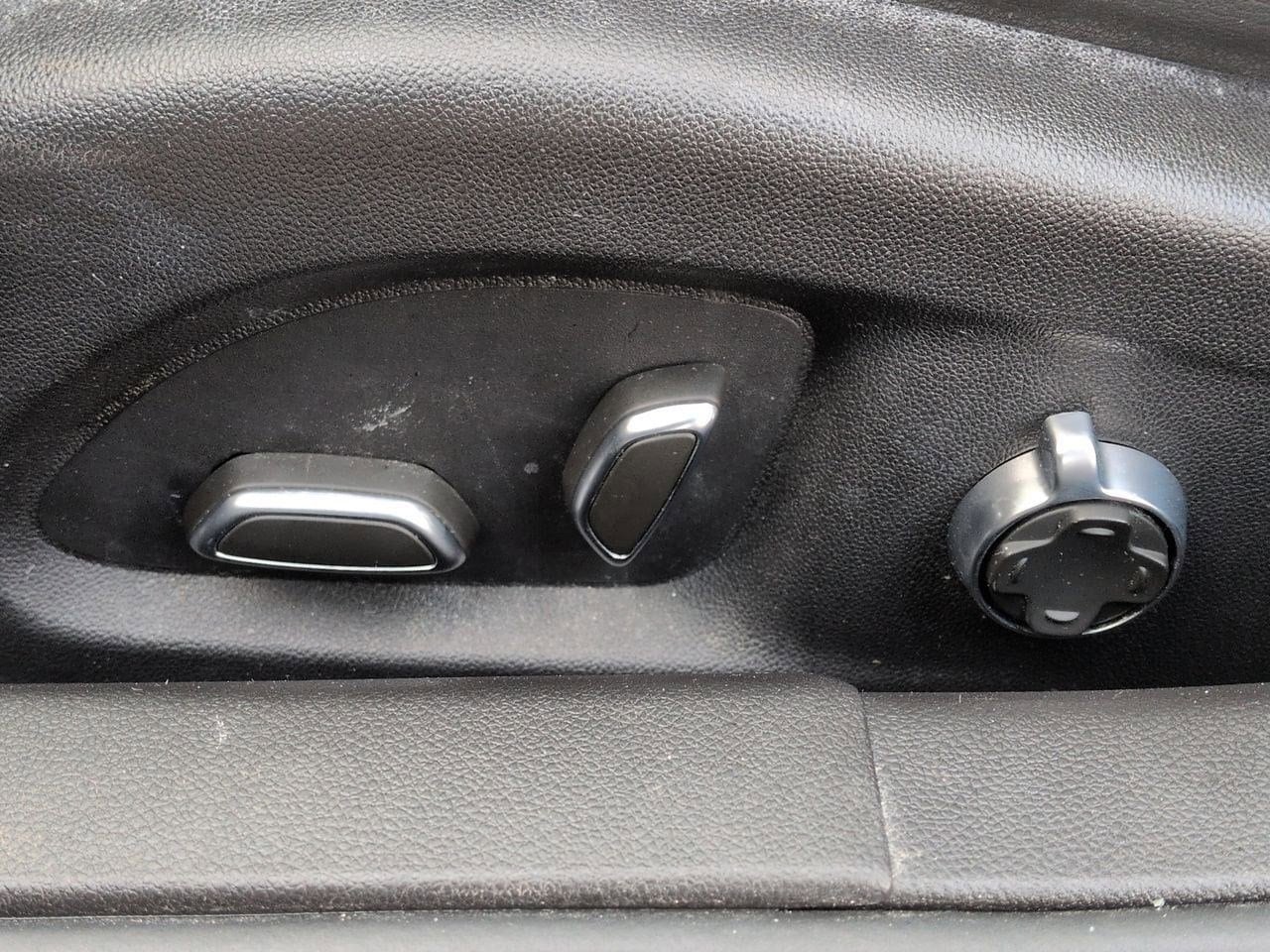 Thumbnail: 2023 Cadillac CT5 - 17