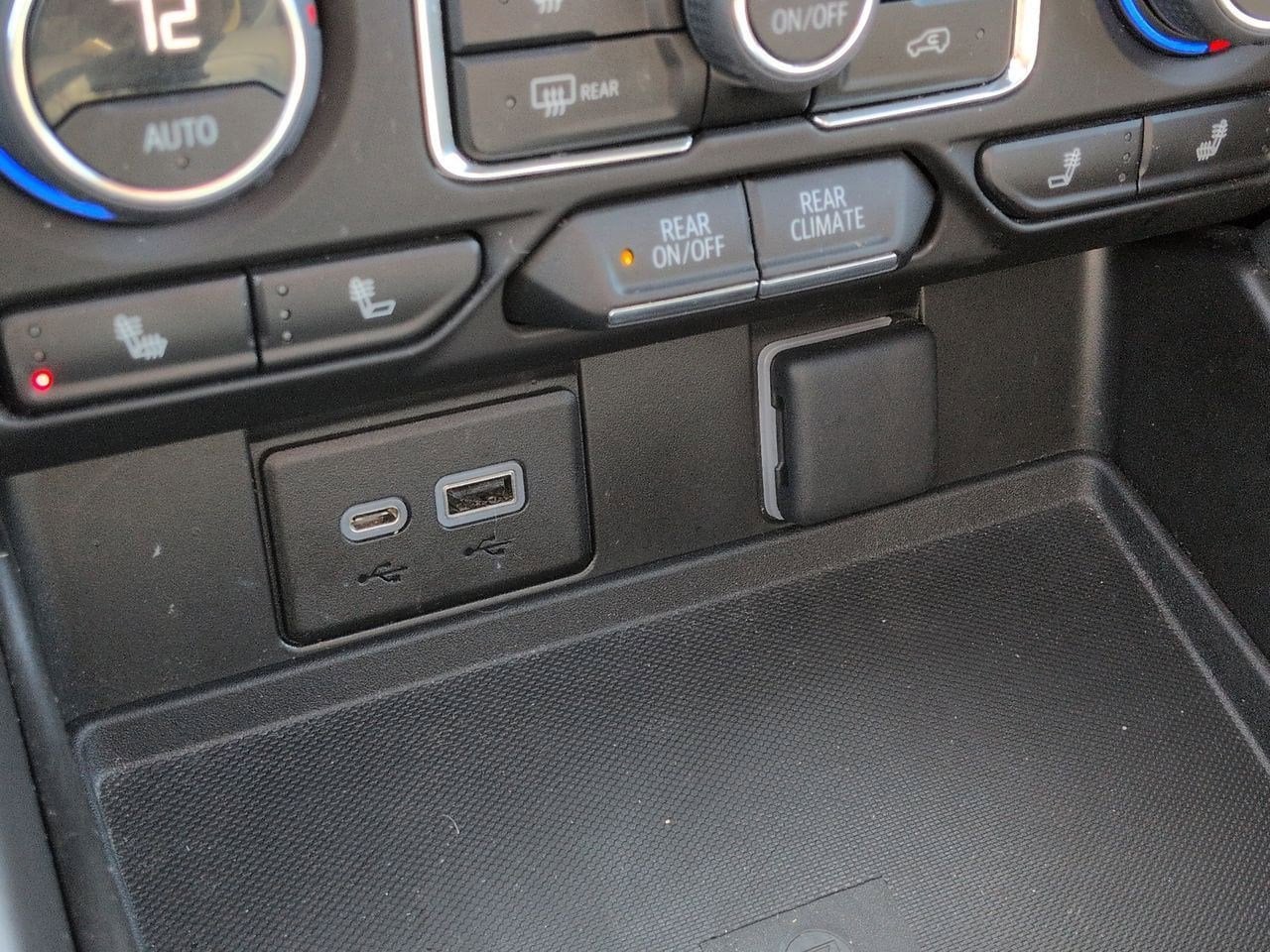 Thumbnail: 2023 Chevrolet Suburban - 31