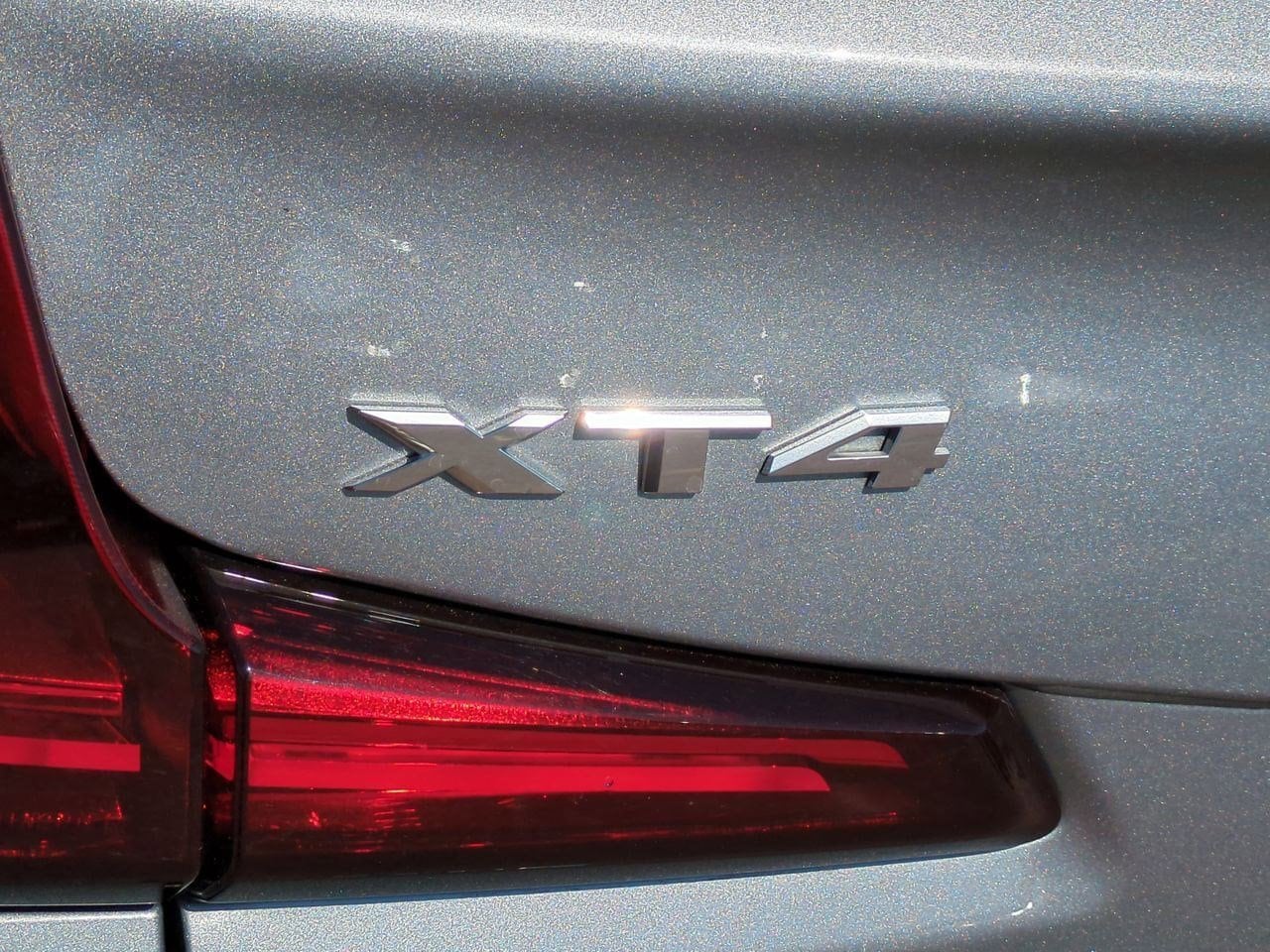 Thumbnail: 2023 Cadillac XT4 - 12