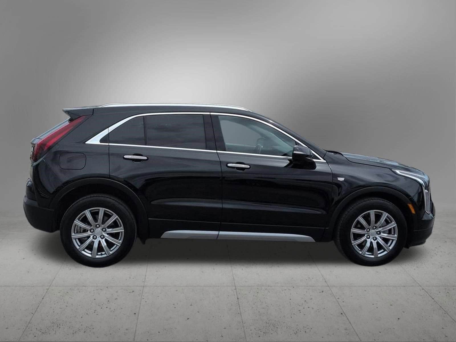 Thumbnail: 2023 Cadillac XT4 - 6