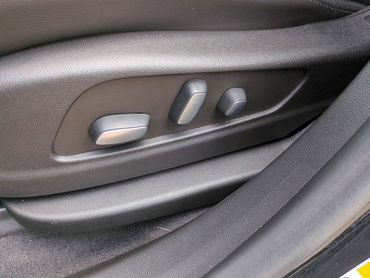 Thumbnail: 2023 Cadillac XT5 - 15