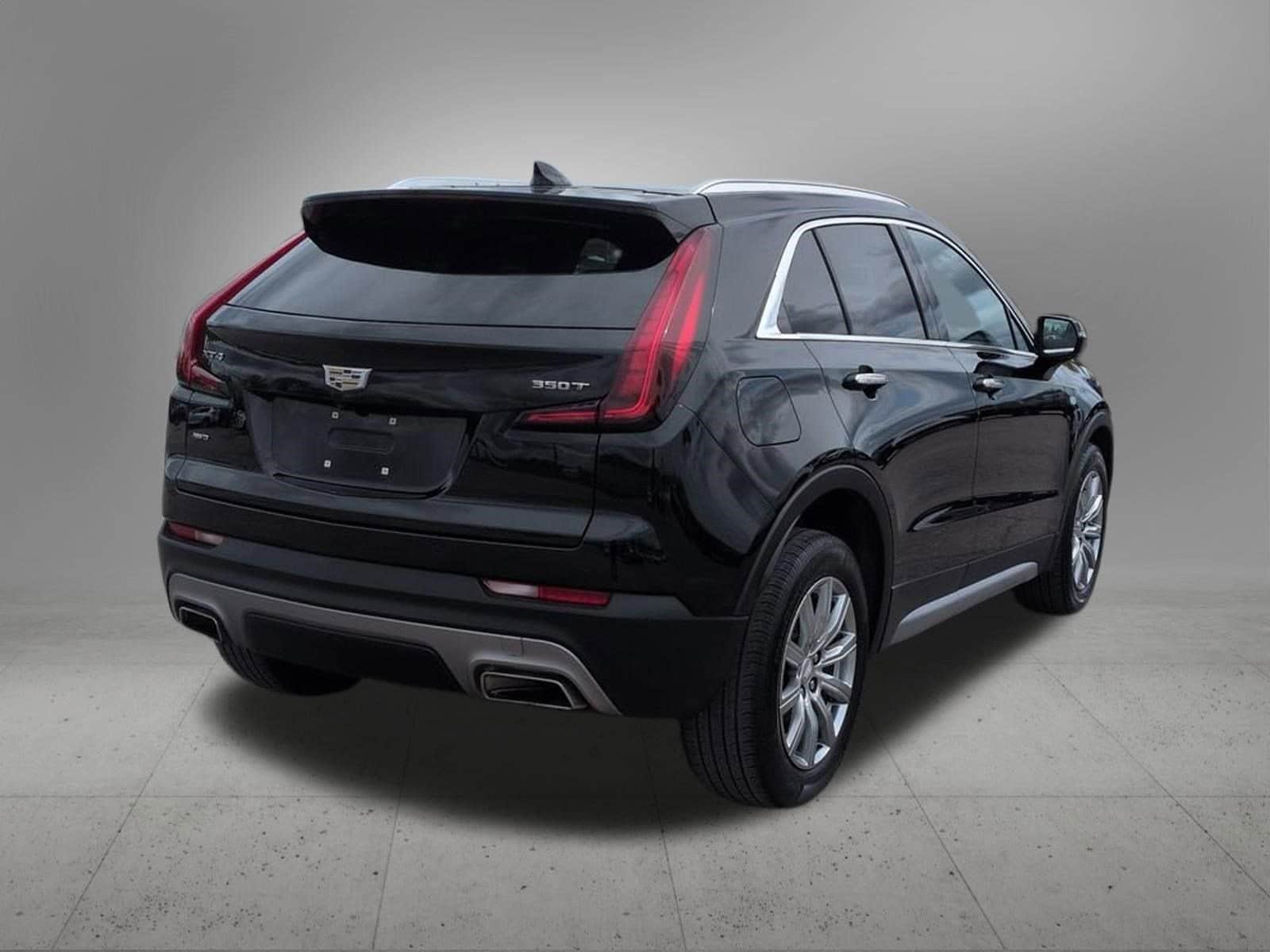 Thumbnail: 2023 Cadillac XT4 - 5