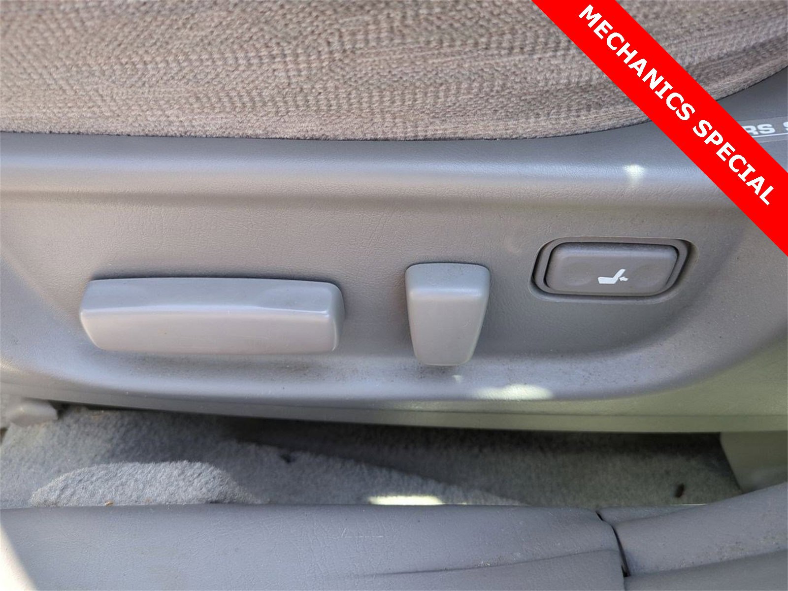 Thumbnail: 2004 Toyota Avalon - 15