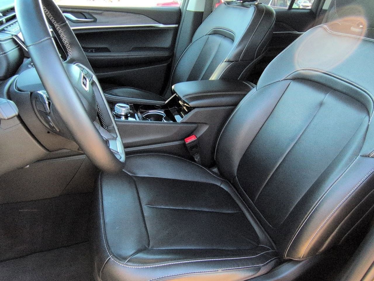 Thumbnail: 2022 Jeep Grand Cherokee - 16