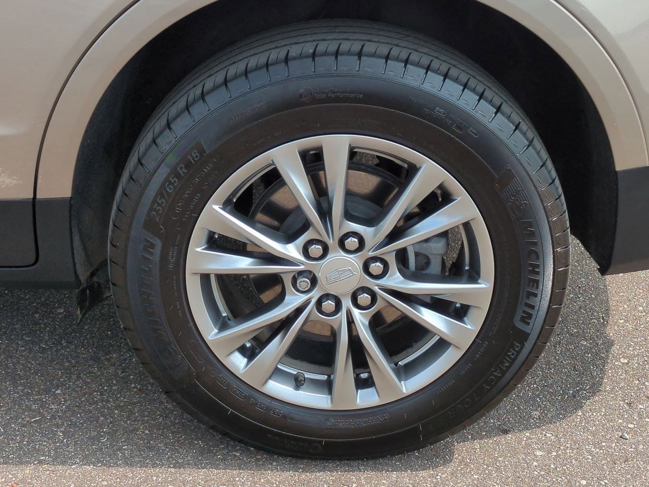Thumbnail: 2023 Cadillac XT5 - 13