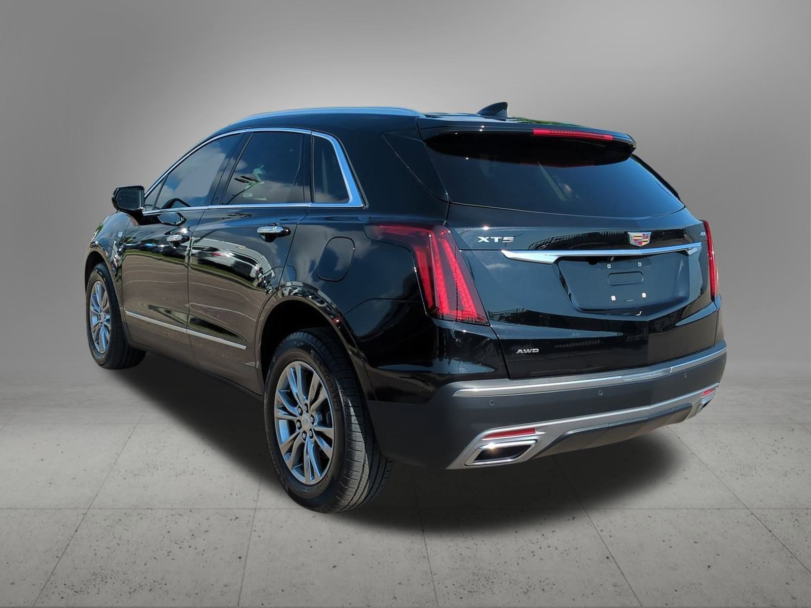 Thumbnail: 2022 Cadillac XT5 - 4