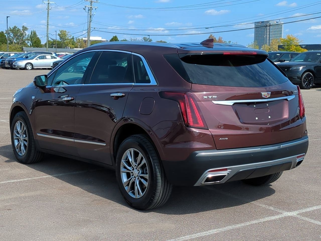 Thumbnail: 2023 Cadillac XT5 - 4