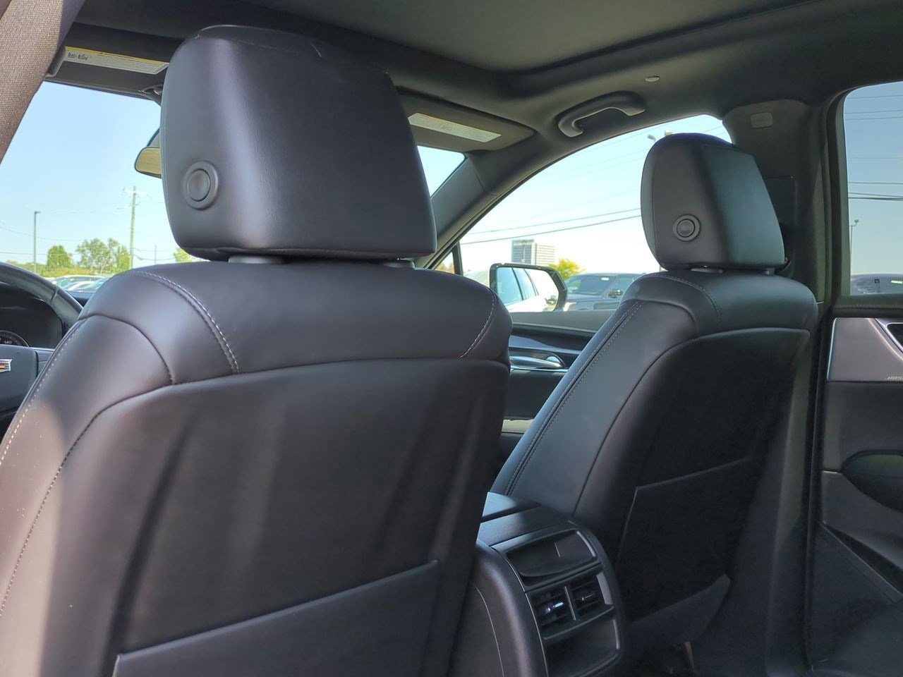 Thumbnail: 2023 Cadillac XT5 - 17