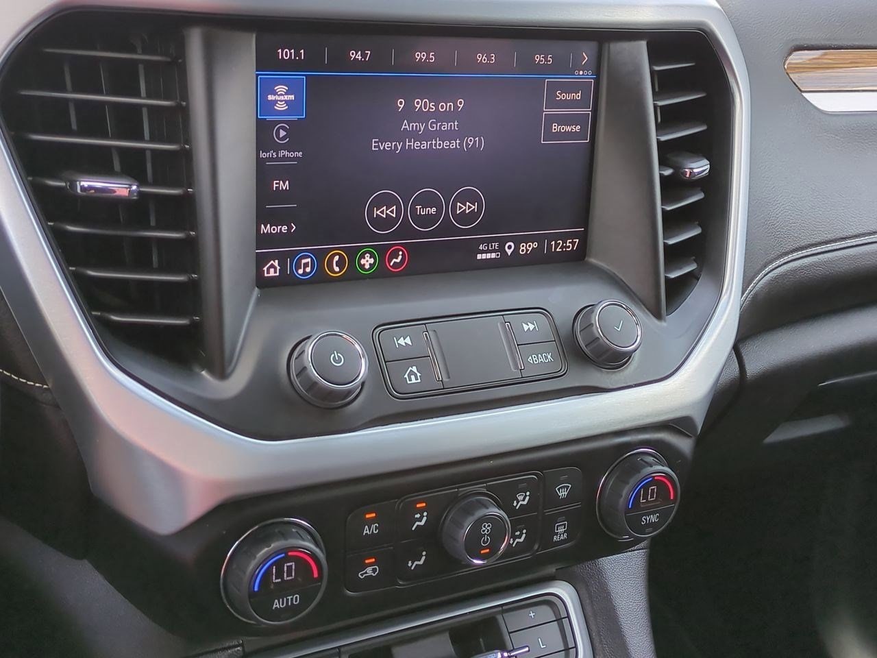 Thumbnail: 2022 GMC Acadia - 25