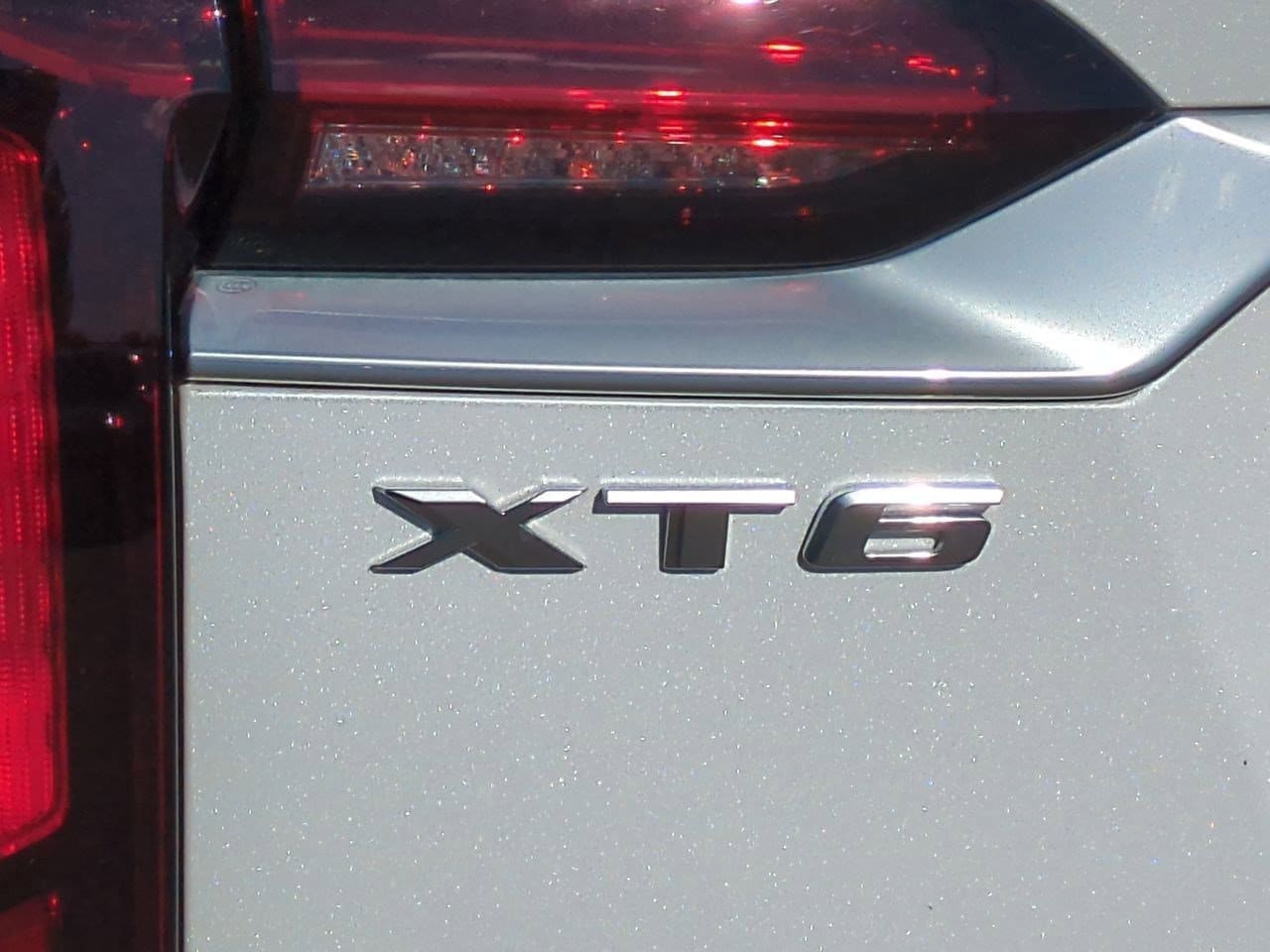 Thumbnail: 2024 Cadillac XT6 - 12