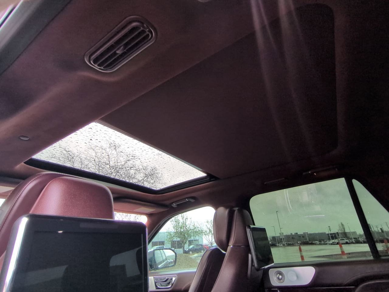 Thumbnail: 2019 Lincoln Navigator - 16