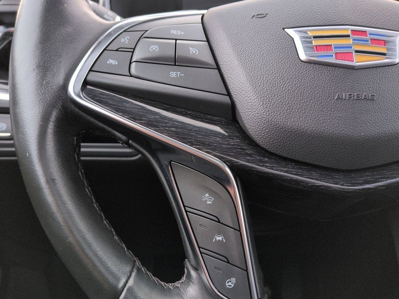 Thumbnail: 2023 Cadillac XT5 - 25