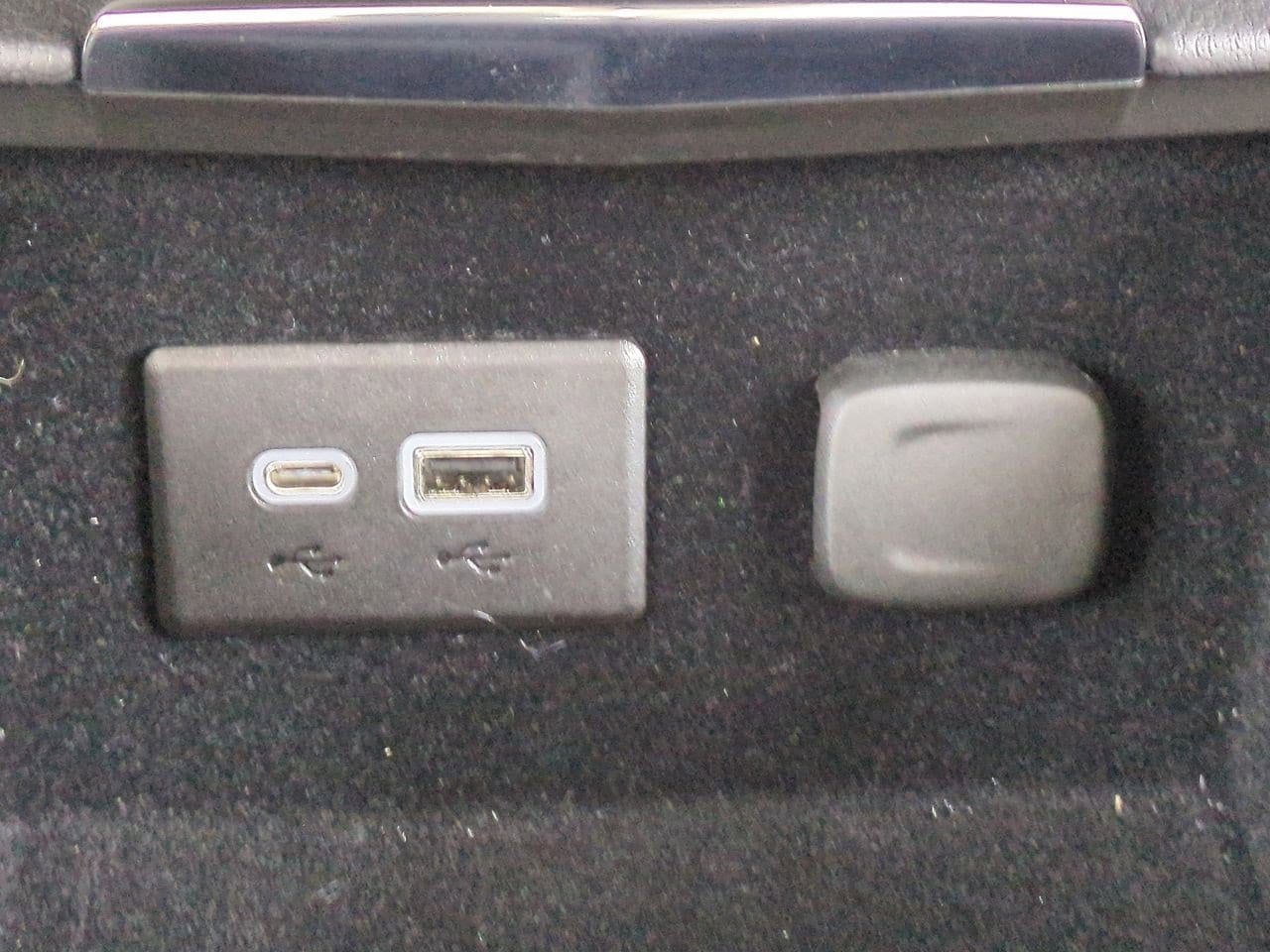 Thumbnail: 2023 Cadillac XT4 - 30