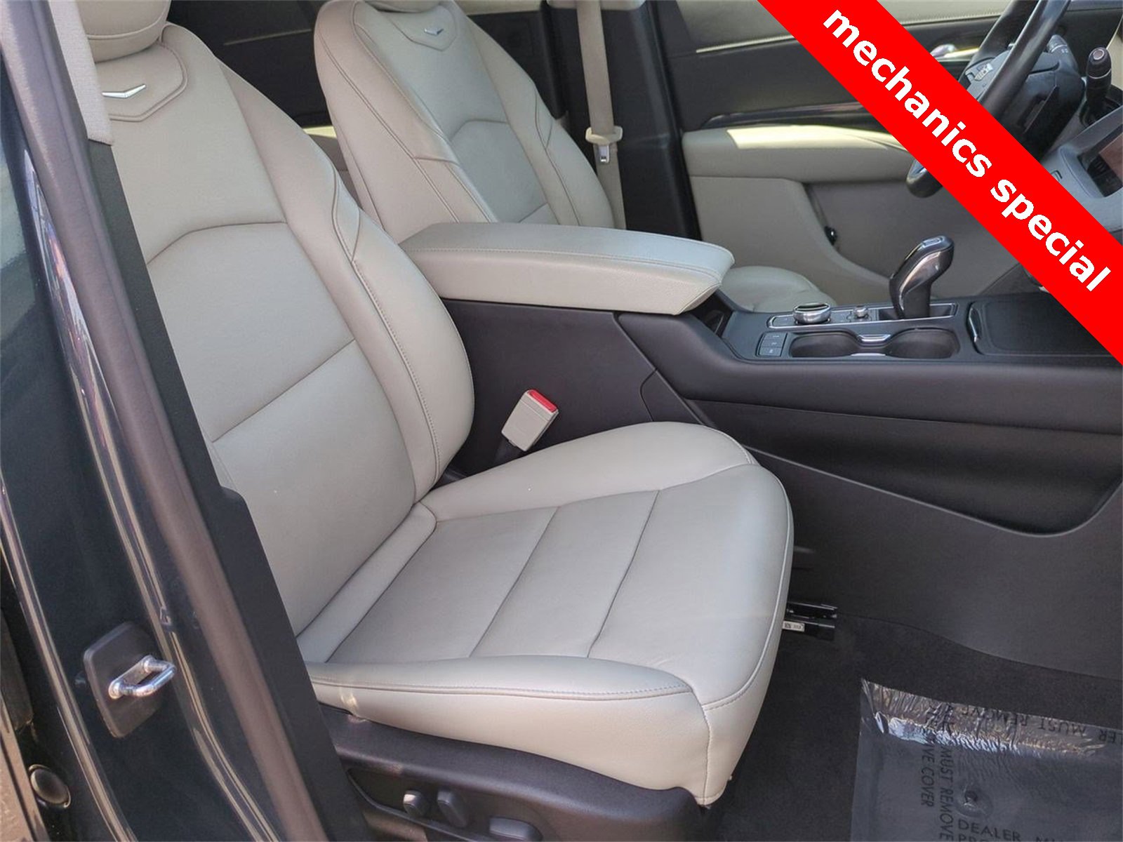 Thumbnail: 2019 Cadillac XT4 - 21