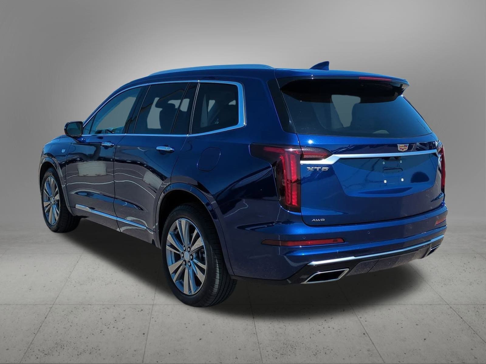 Thumbnail: 2023 Cadillac XT6 - 4