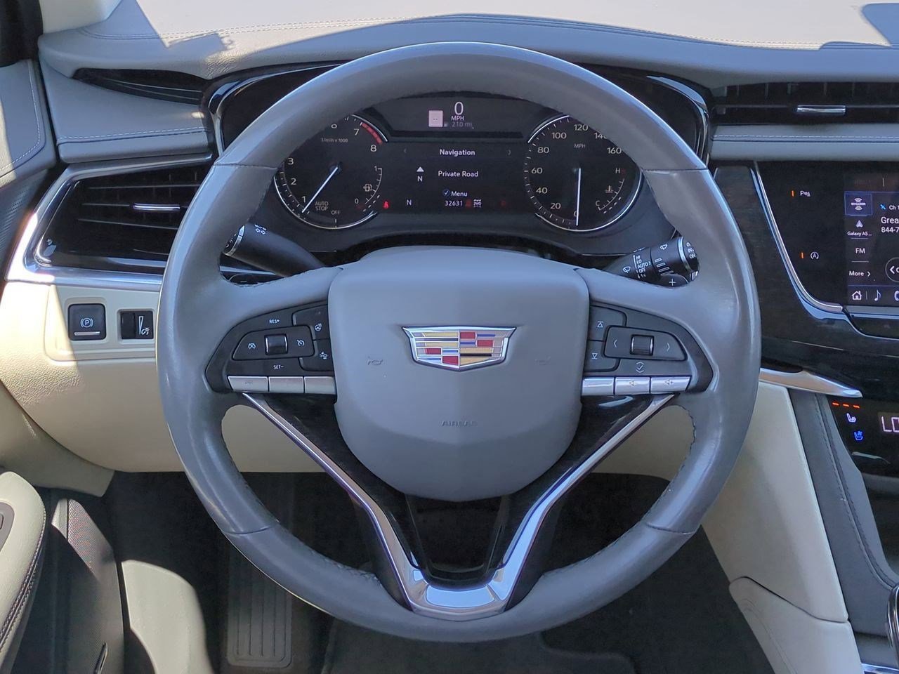 Thumbnail: 2023 Cadillac XT6 - 23