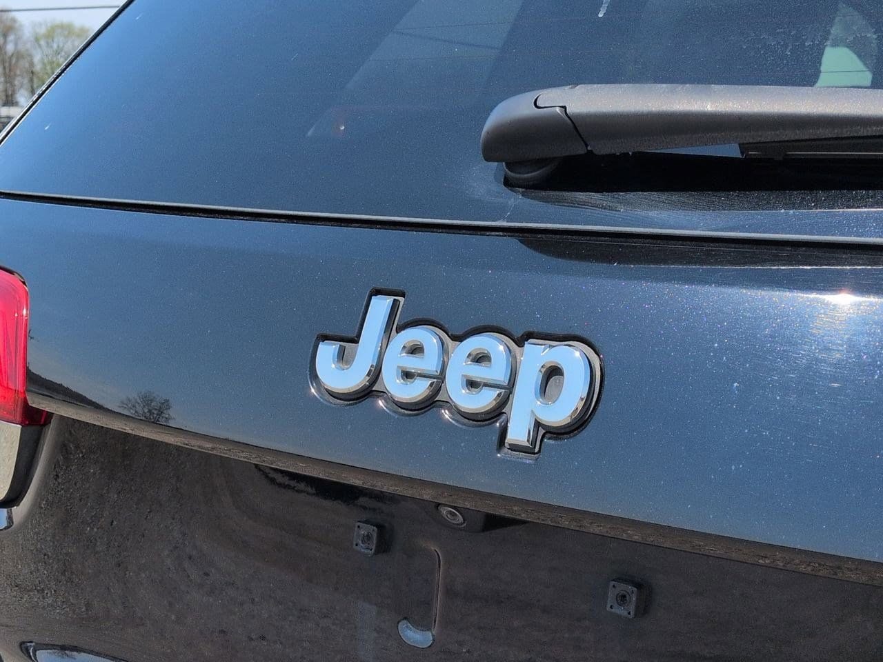 Thumbnail: 2017 Jeep Grand Cherokee - 11