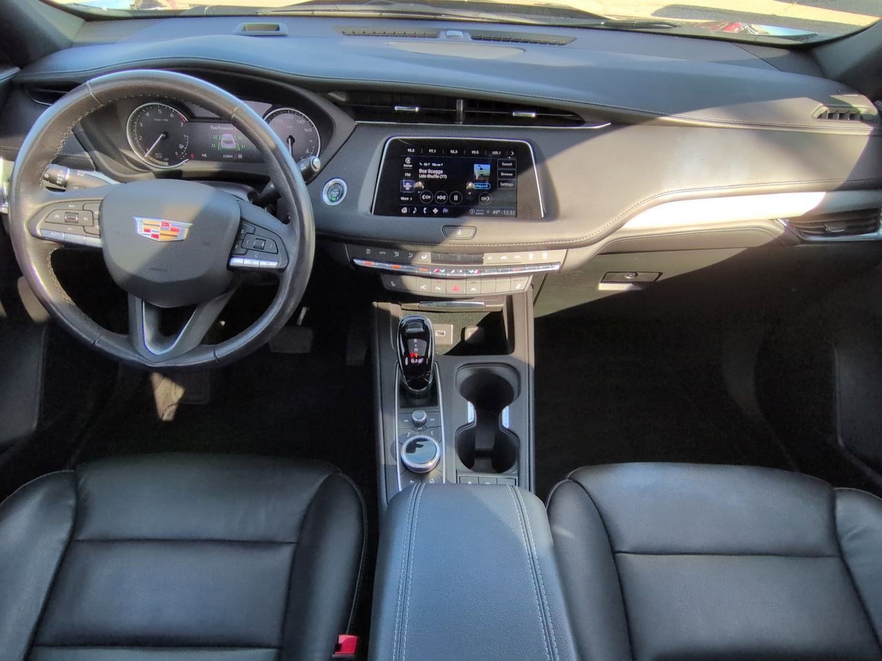 Thumbnail: 2023 Cadillac XT4 - 15