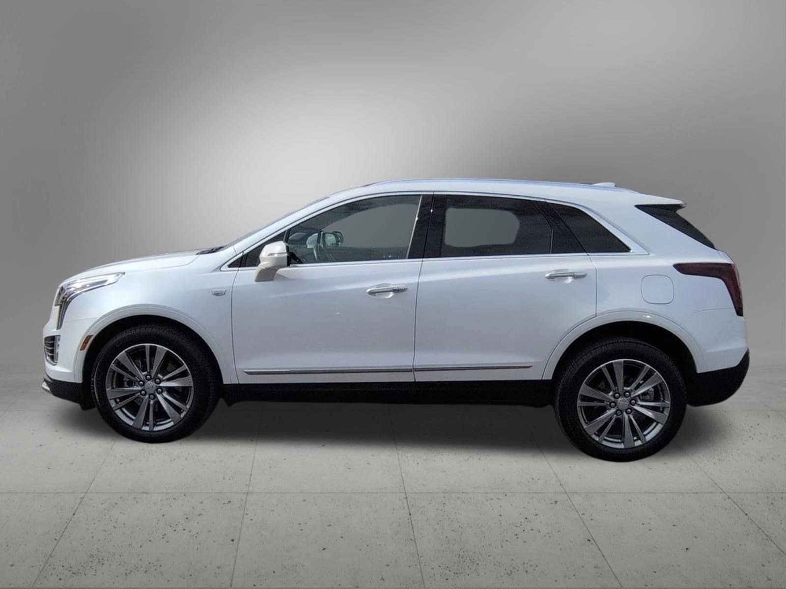 Thumbnail: 2024 Cadillac XT5 - 3