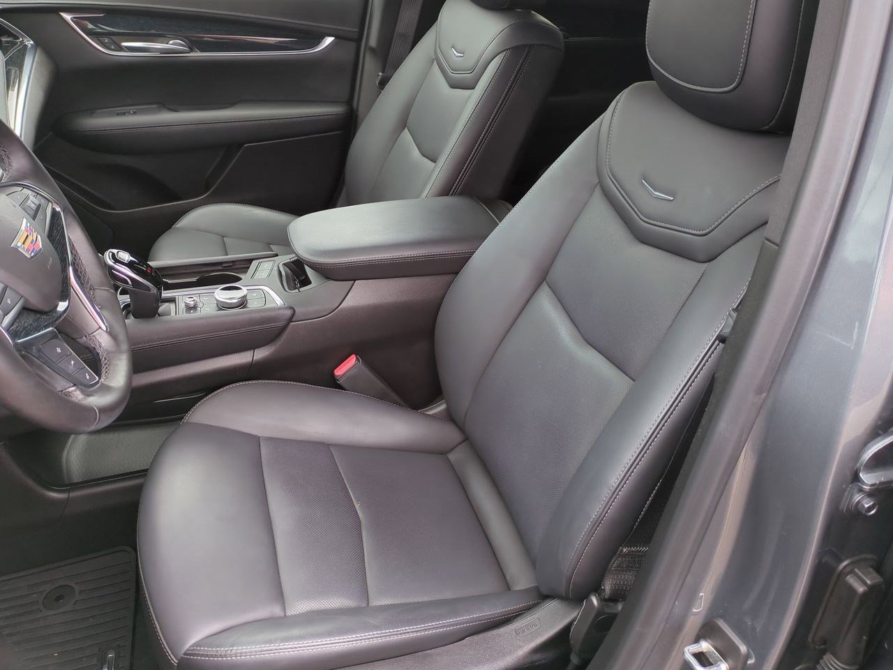 Thumbnail: 2022 Cadillac XT5 - 15
