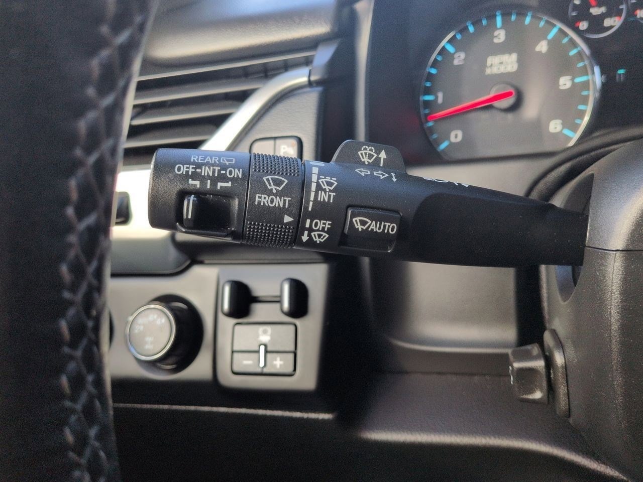 Thumbnail: 2019 Chevrolet Suburban - 28