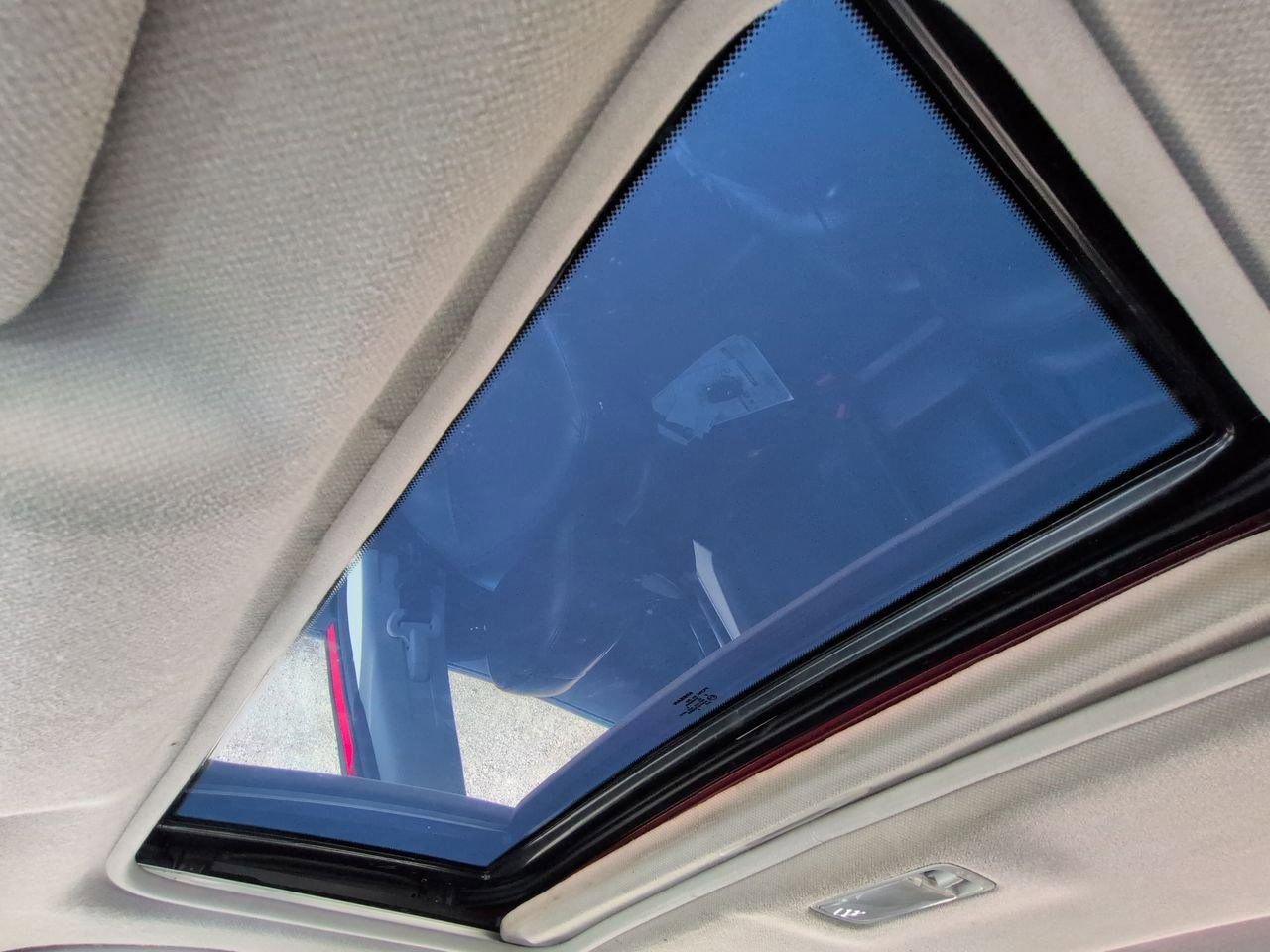 Thumbnail: 2015 Nissan Sentra - 17