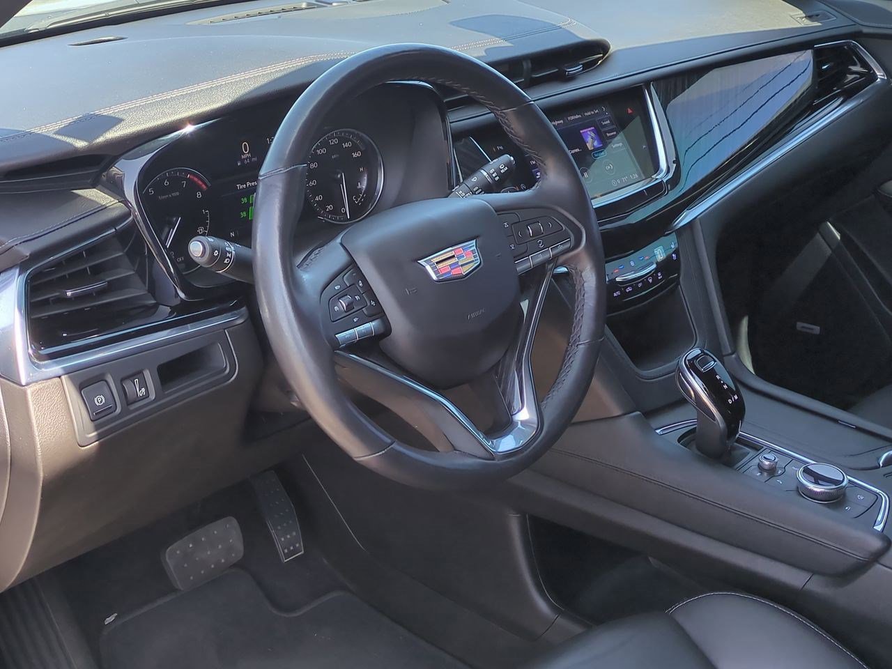 2022 Cadillac XT6 Premium Luxury 2